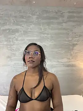 Snapshot of Alaia_Colins chatting on 07-02-26, 01:39 Alaia Colins online show from 07-02-26, 01:39