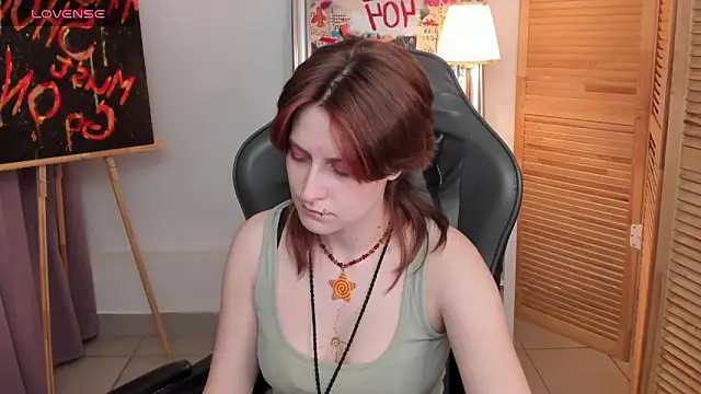 Snapshot of Jiffyyo chatting on 02-04-25, 09:28 Jiffyyo online show from 02-04-25, 09:28