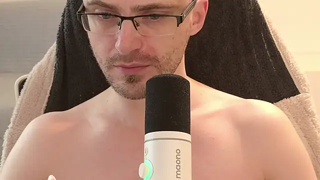 Snapshot of Moonsire1 chatting on 02-20-26, 05:37 Moonsire1 online show from 02-20-26, 05:37