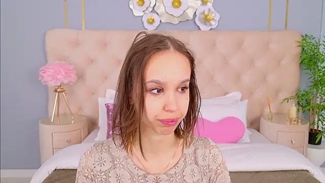 SandraTucker online show from 03-21-26, 02:46