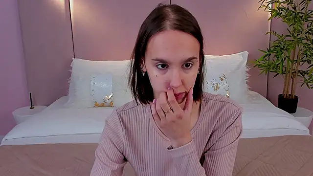 SandraTucker online show from 02-06-26, 03:02