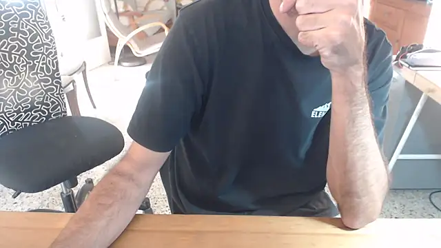 Snapshot of choice669 chatting on 09-17-25, 07:10 choice669 online show from 09-17-25, 07:10