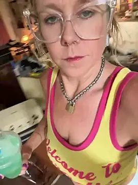 I am babydoll online show from 04-24-26, 09:22