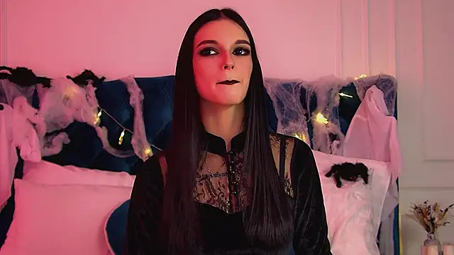 Snapshot of BeverlyMost chatting on 10-31-25, 07:27 BeverlyMost online show from 10-31-25, 07:27