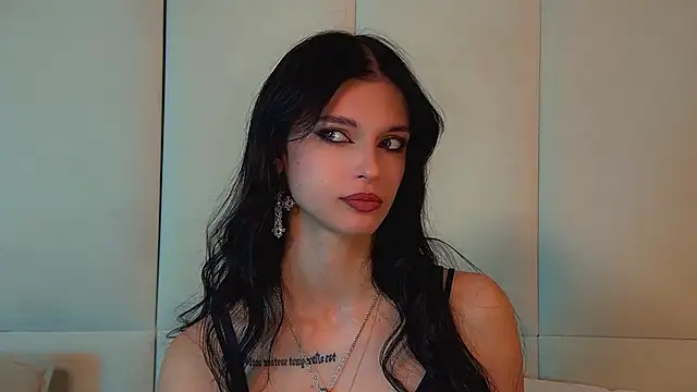 Snapshot of BeverlyMost chatting on 06-13-26, 06:11 BeverlyMost online show from 06-13-26, 06:11