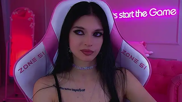 Snapshot of BeverlyMost chatting on 07-21-26, 06:37 BeverlyMost online show from 07-21-26, 06:37