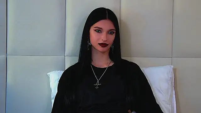 Snapshot of BeverlyMost chatting on 06-27-26, 12:22 BeverlyMost online show from 06-27-26, 12:22