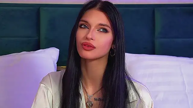 Snapshot of BeverlyMost chatting on 06-19-26, 06:41 BeverlyMost online show from 06-19-26, 06:41