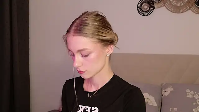 Snapshot of GabriellaOlsen chatting on 05-19-26, 05:31 GabriellaOlsen online show from 05-19-26, 05:31