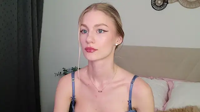 Snapshot of GabriellaOlsen chatting on 05-17-26, 04:07 GabriellaOlsen online show from 05-17-26, 04:07