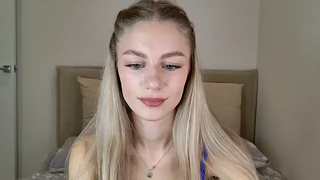 Snapshot of GabriellaOlsen chatting on 10-11-25, 10:27 GabriellaOlsen online show from 10-11-25, 10:27