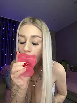 Tiffany Kissss online show from 03-21-25, 06:18