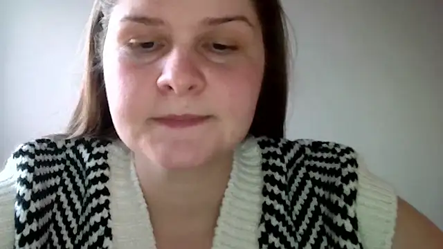 Snapshot of lovexCaroline chatting on 01-28-25, 02:42 lovexCaroline online show from 01-28-25, 02:42