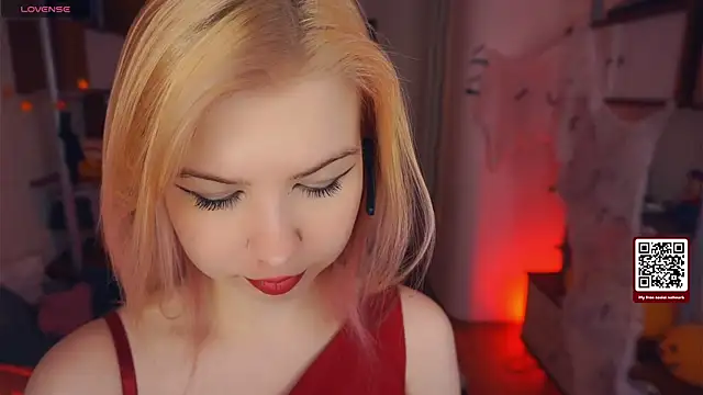 LynetHakes online show from 11-04-25, 04:27