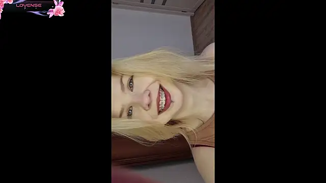 LynetHakes online show from 05-19-26, 06:20