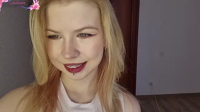 LynetHakes online show from 05-24-26, 06:24