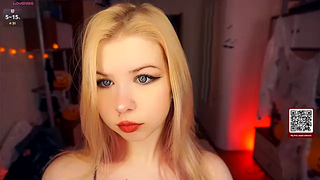 LynetHakes online show from 11-06-25, 04:38