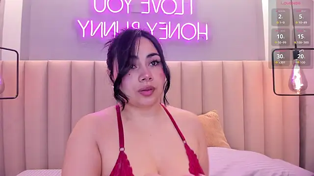 Snapshot of Naomymonroe_ chatting on 07-07-26, 10:41 Naomymonroe online show from 07-07-26, 10:41