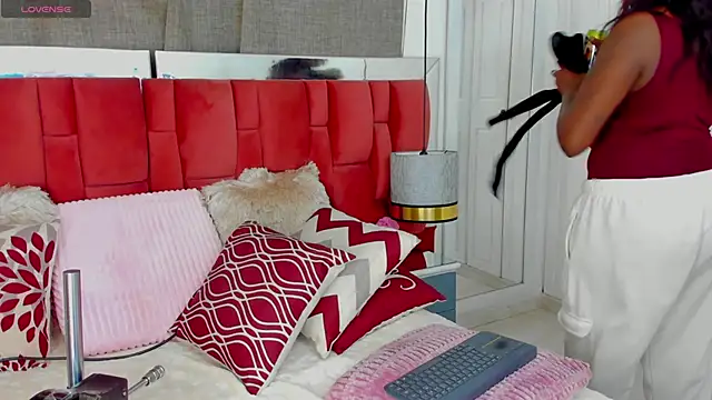 NatyParker online show from 11-04-25, 02:21