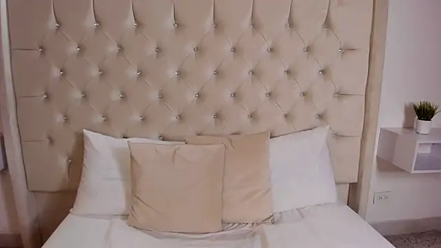 Snapshot of bella_bloomg chatting on 03-21-25, 01:34 bella bloomg online show from 03-21-25, 01:34