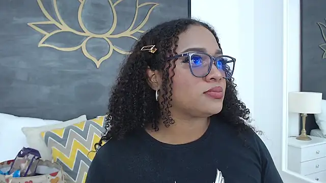 RoxieLewis online show from 02-11-25, 09:03