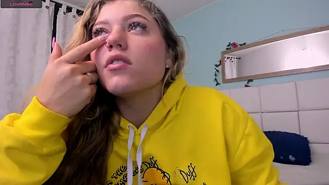 Snapshot of alaia_greyy chatting on 02-27-25, 01:07 alaia greyy online show from 02-27-25, 01:07