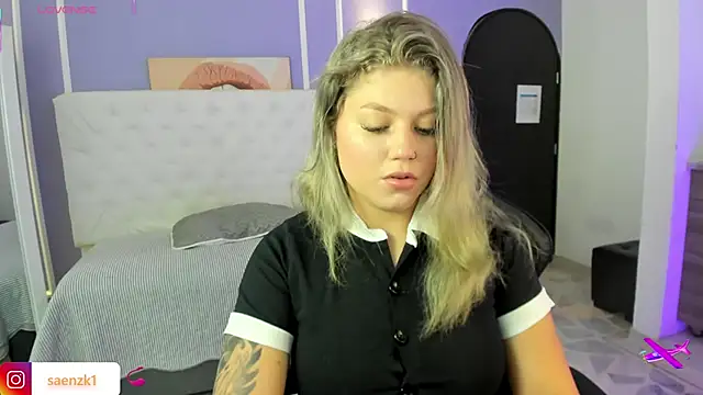 Snapshot of alaia_greyy chatting on 10-06-25, 12:50 alaia greyy online show from 10-06-25, 12:50