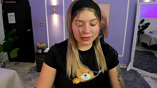 alaia greyy online show from 11-15-25, 02:32