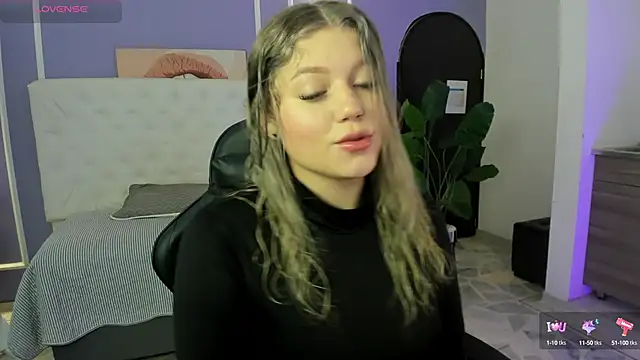 Snapshot of alaia_greyy chatting on 10-02-25, 12:52 alaia greyy online show from 10-02-25, 12:52