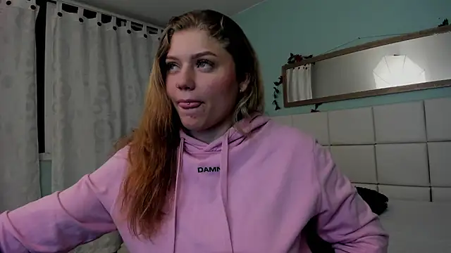 Snapshot of alaia_greyy chatting on 03-08-25, 01:03 alaia greyy online show from 03-08-25, 01:03
