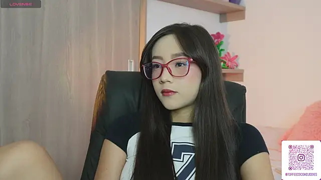 Snapshot of sophi_lii chatting on 04-27-26, 08:40 sophi lii online show from 04-27-26, 08:40
