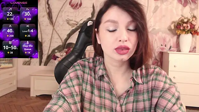 BritneyBarker online show from 11-03-25, 01:22