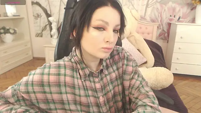 BritneyBarker online show from 04-14-26, 08:14