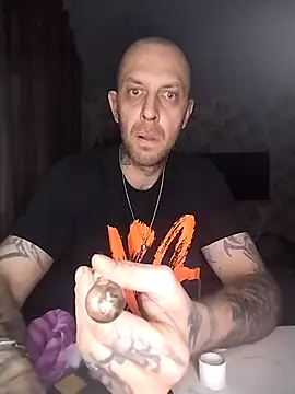 MaxDevilWhite online show from 12-19-25, 07:38