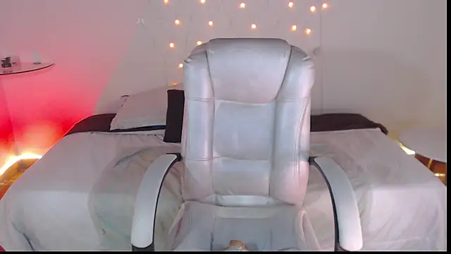 Snapshot of saray__jones chatting on 03-11-25, 04:18 saray jones online show from 03-11-25, 04:18