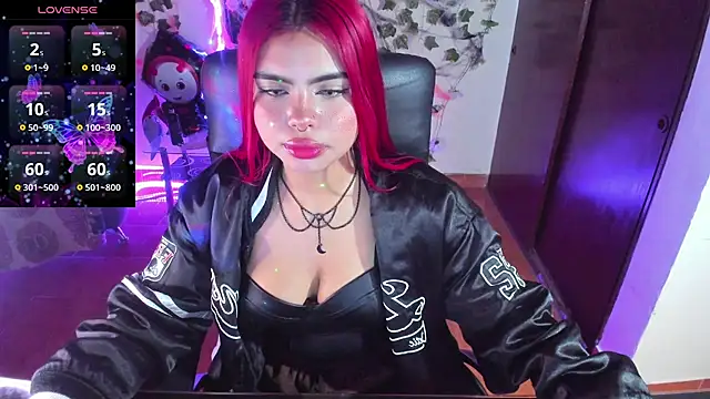 Snapshot of saray__jones chatting on 10-07-25, 12:39 saray jones online show from 10-07-25, 12:39