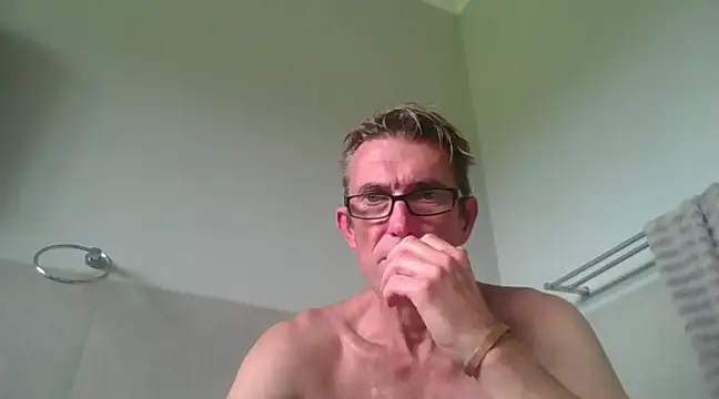 Snapshot of xylegs chatting on 01-24-25, 12:52 xylegs online show from 01-24-25, 12:52