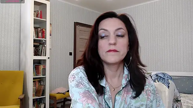 Soffya Soy online show from 04-24-26, 03:58