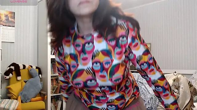 Soffya Soy online show from 05-17-26, 06:52