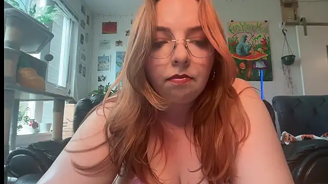 Snapshot of curvycate127 chatting on 05-15-26, 10:19 curvycate127 online show from 05-15-26, 10:19