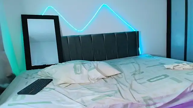 gisell363472 online show from 11-14-25, 01:31