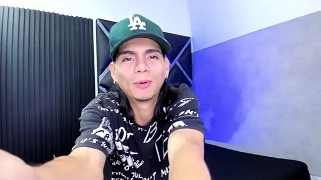 Martshall09 online show from 11-22-25, 04:33