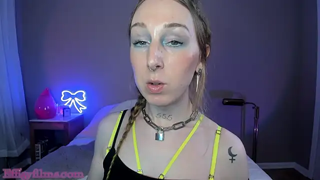 Snapshot of StarDuvall chatting on 03-04-26, 10:39 StarDuvall online show from 03-04-26, 10:39