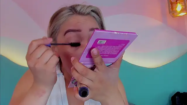 Lannajansen online show from 10-29-25, 02:38