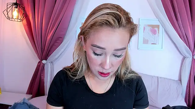 Lannajansen online show from 04-17-26, 02:09