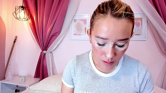 Lannajansen online show from 05-06-26, 01:15