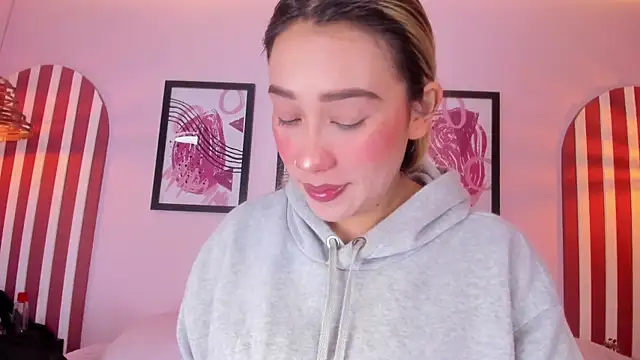 Lannajansen online show from 09-26-25, 01:51