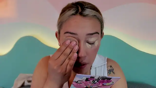 Lannajansen online show from 11-11-25, 01:39