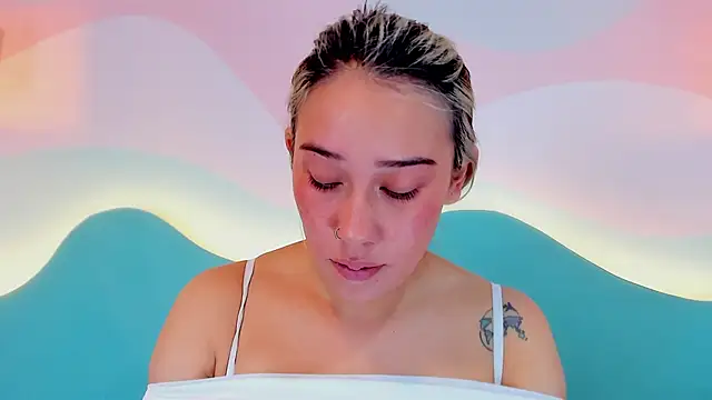 Lannajansen online show from 12-17-25, 01:38