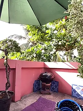 White Lu online show from 04-09-26, 01:40